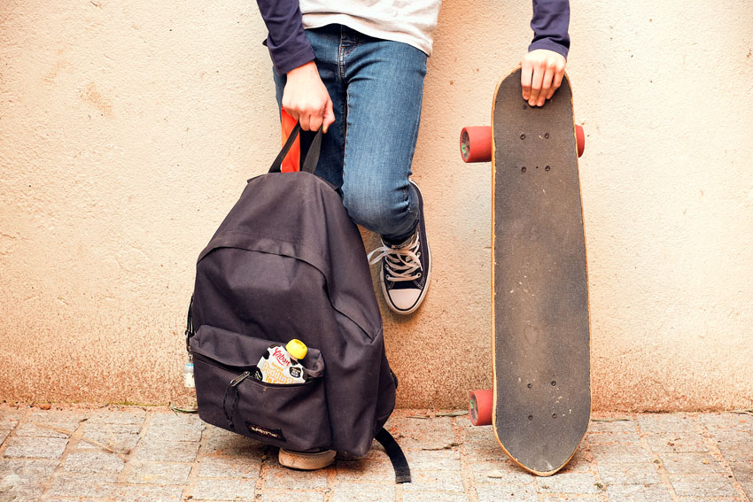 yabon-pudding-to-go-banana-skateboard-kid